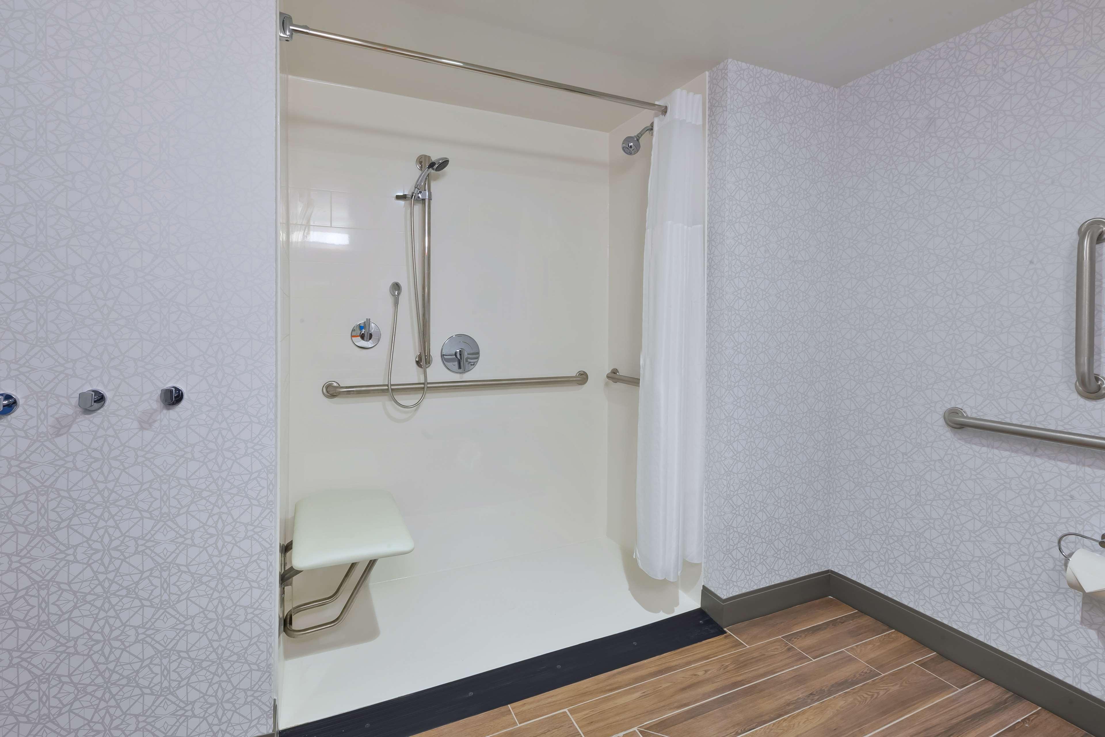 Hampton Inn Cape Cod Canal Борн Экстерьер фото