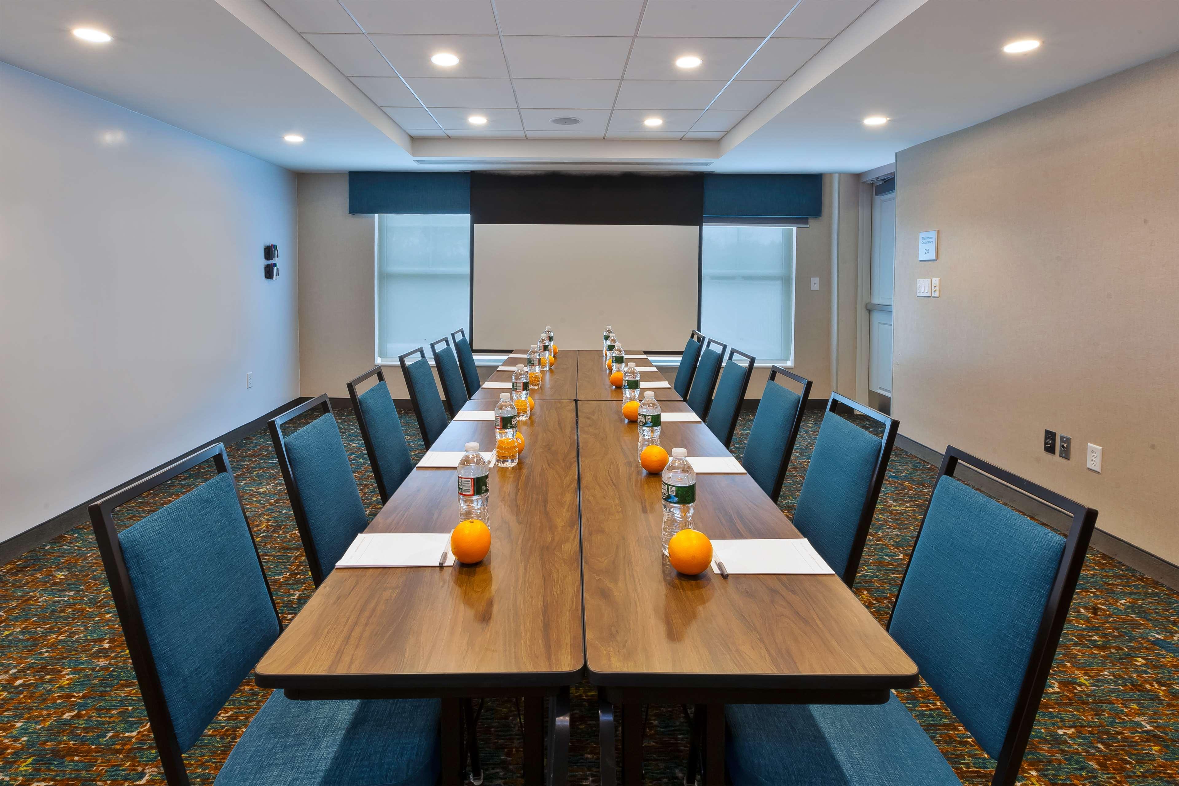 Hampton Inn Cape Cod Canal Борн Экстерьер фото