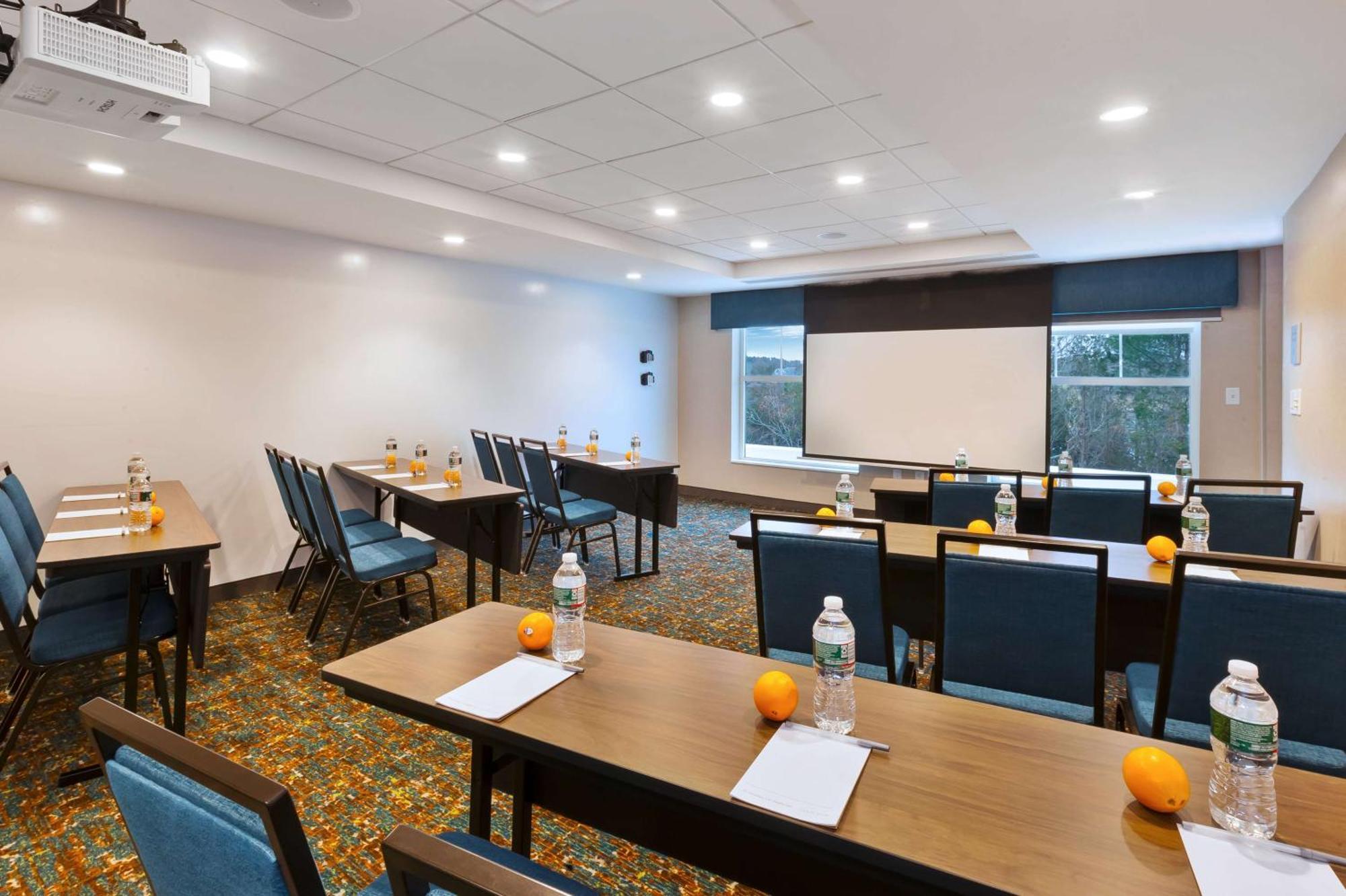 Hampton Inn Cape Cod Canal Борн Экстерьер фото