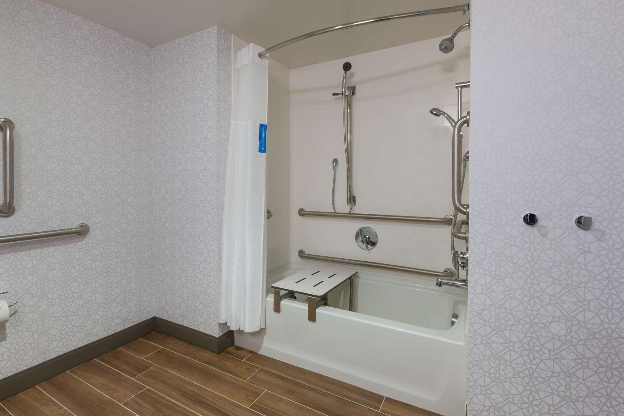 Hampton Inn Cape Cod Canal Борн Экстерьер фото