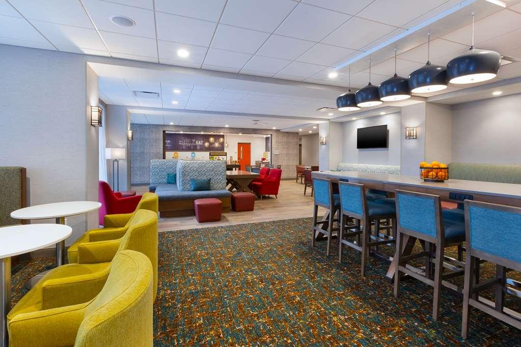 Hampton Inn Cape Cod Canal Борн Ресторан фото